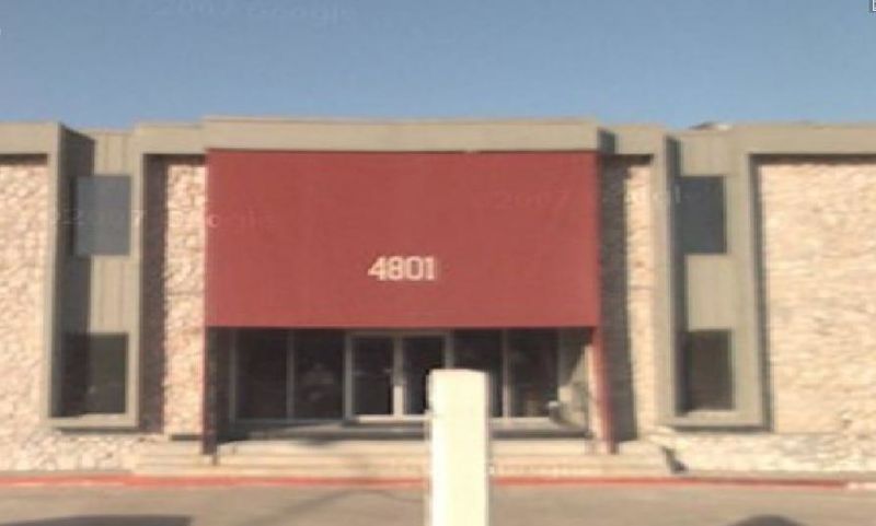 File:Platinum Bail Bonds.JPG
