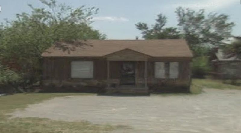 File:Crawley Bail Bonds.JPG