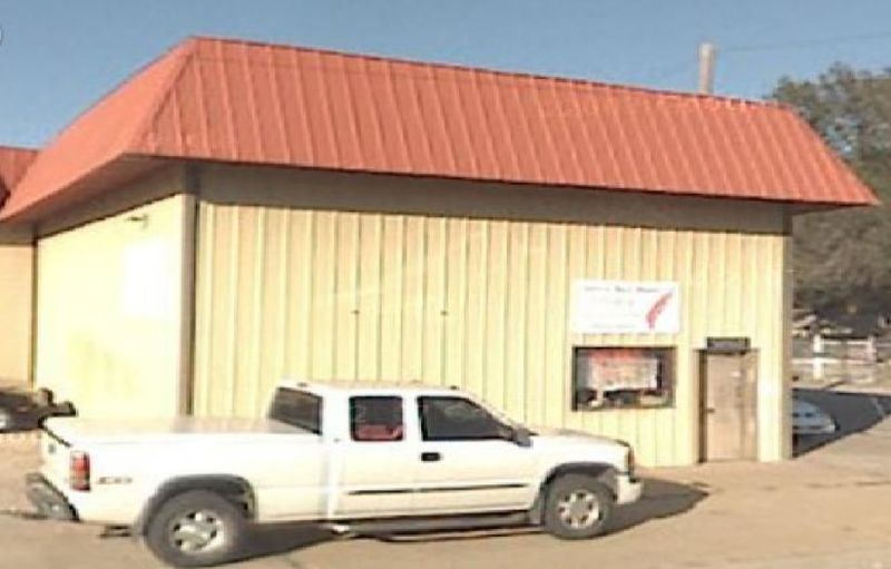 File:Lynns Bail Bonds.JPG